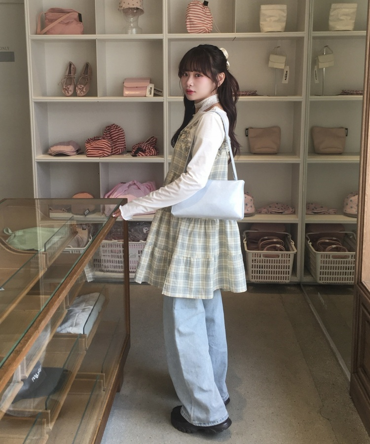 ウェーブフリル長袖トップス IVORY