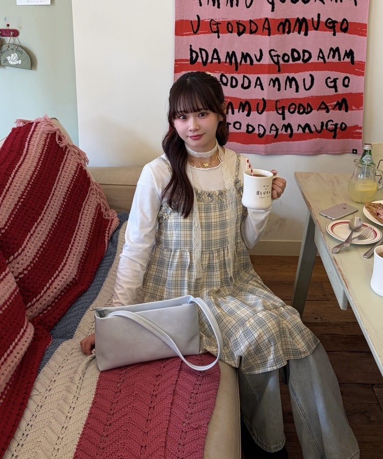 ウェーブフリル長袖トップス IVORY