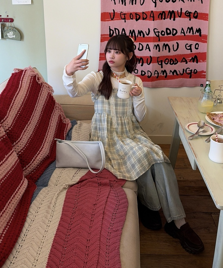 ウェーブフリル長袖トップス IVORY