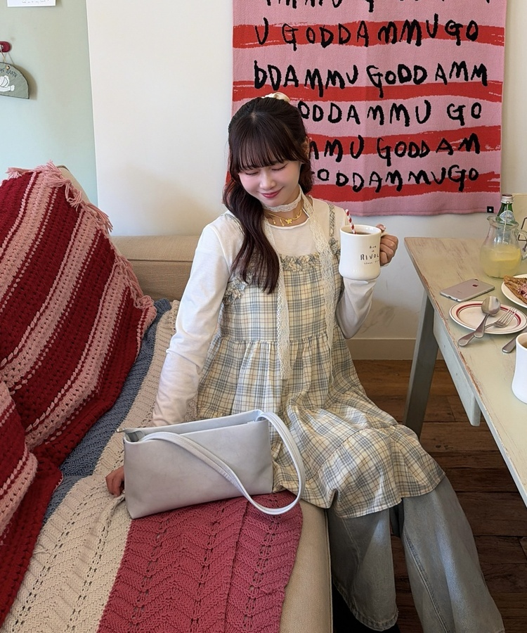 ウェーブフリル長袖トップス IVORY