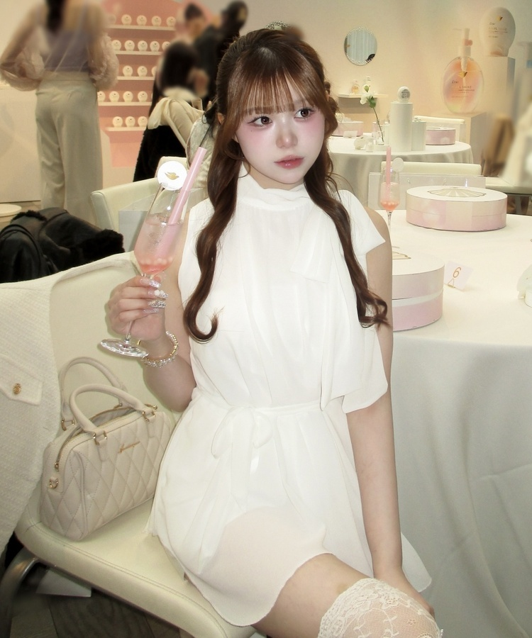 ハイネックドロストフレアブラウス WHITE