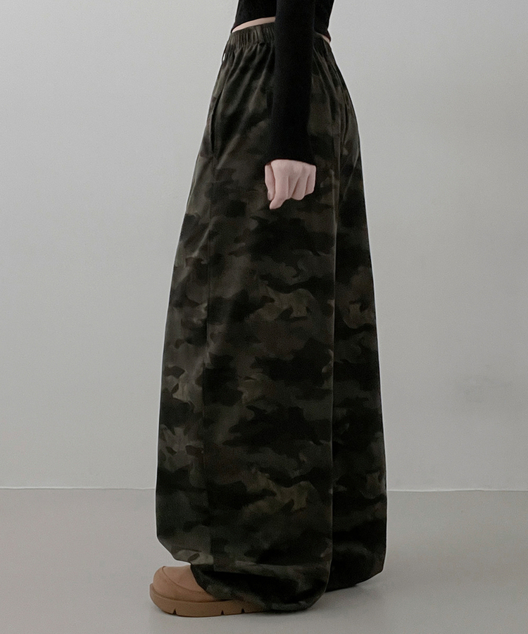 カモパターンスリットワイドバンドパンツ KHAKI