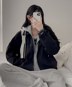 ベーシックフードウインドブレーカー BLACK