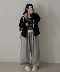 ベーシックフードウインドブレーカー BLACK