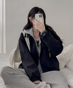 ベーシックフードウインドブレーカー BLACK