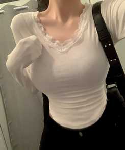 レースVネックリブ長袖Tシャツ IVORY