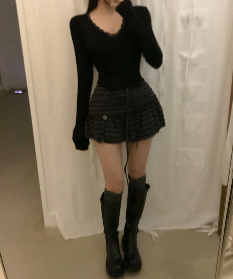 レースVネックリブ長袖Tシャツ BLACK