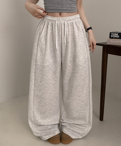 レタリングワイドトレーニングパンツ OATMEAL