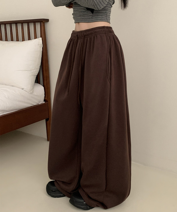 レタリングワイドトレーニングパンツ BROWN