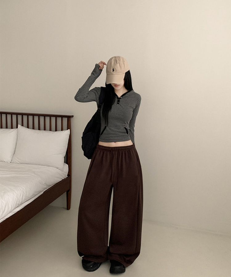 レタリングワイドトレーニングパンツ BROWN