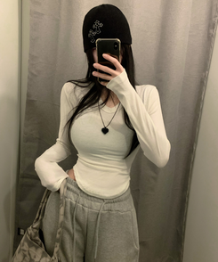 ベーシッVネック長袖Tシャツ(6color) IVORY