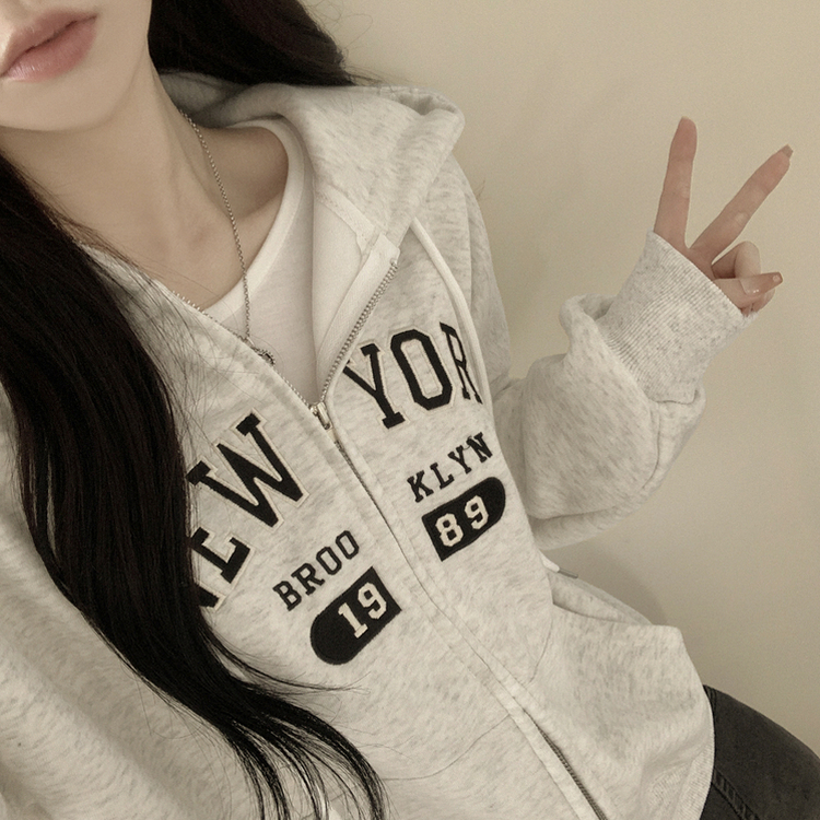 刺繍ポイントレタリングフードジップアップ(7color) WHITE SALT