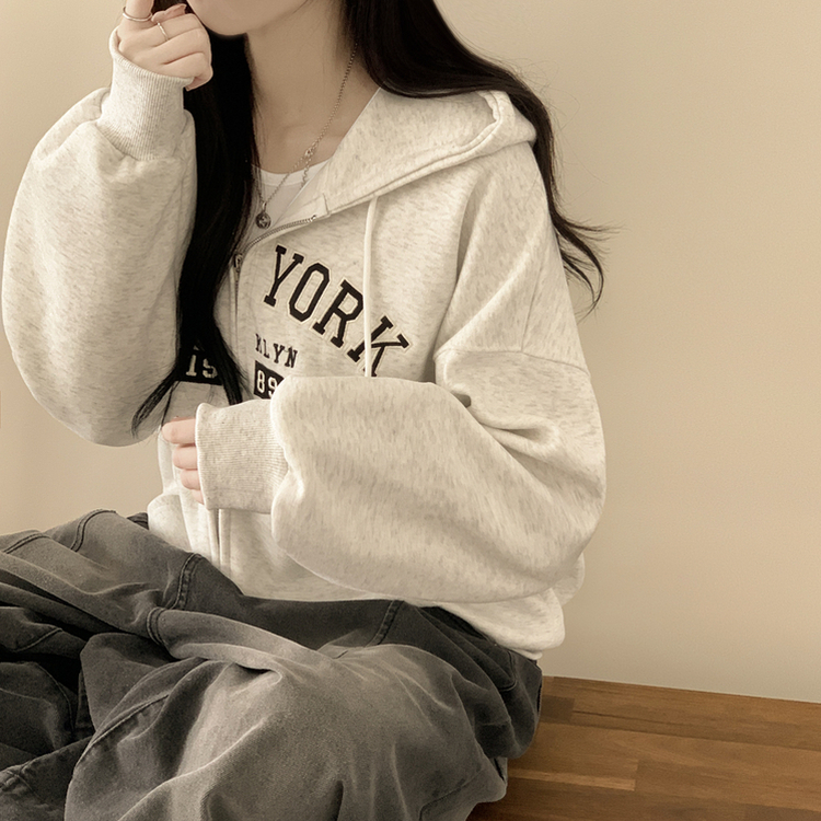 刺繍ポイントレタリングフードジップアップ(7color) WHITE SALT