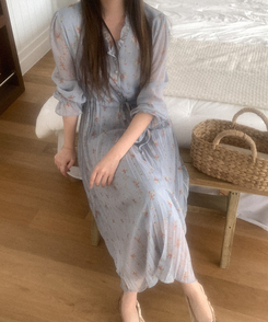 フラワープリーツロングワンピース SKY BLUE