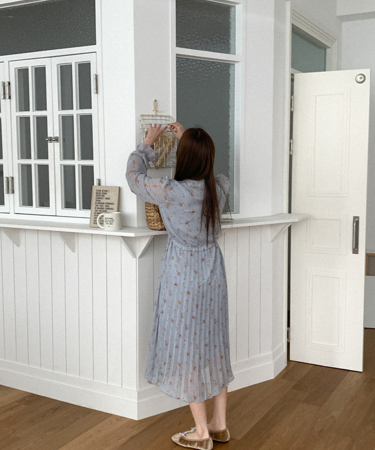 フラワープリーツロングワンピース SKY BLUE