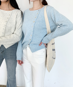 アシンメトリーボタンカーディガン SKYBLUE