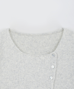 アシンメトリーボタンカーディガン