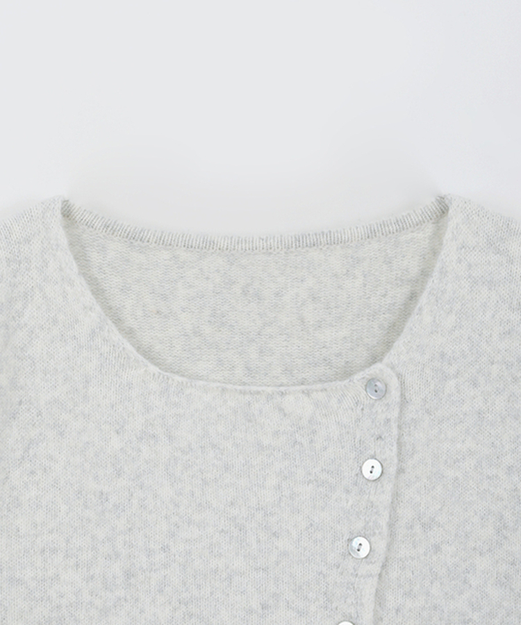 アシンメトリーボタンカーディガン