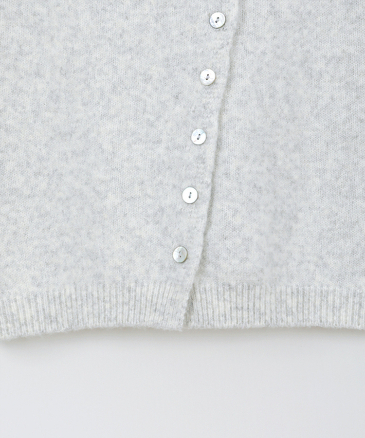 アシンメトリーボタンカーディガン