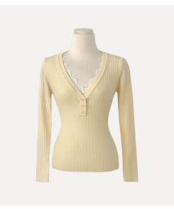 レースボタンリブニット