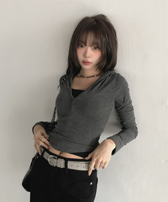 レイヤードボタンスリム長袖フードＴ CHARCOAL