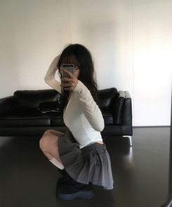 レイヤードボタンスリム長袖フードＴ IVORY