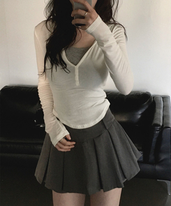 レイヤードボタンスリム長袖フードＴ IVORY