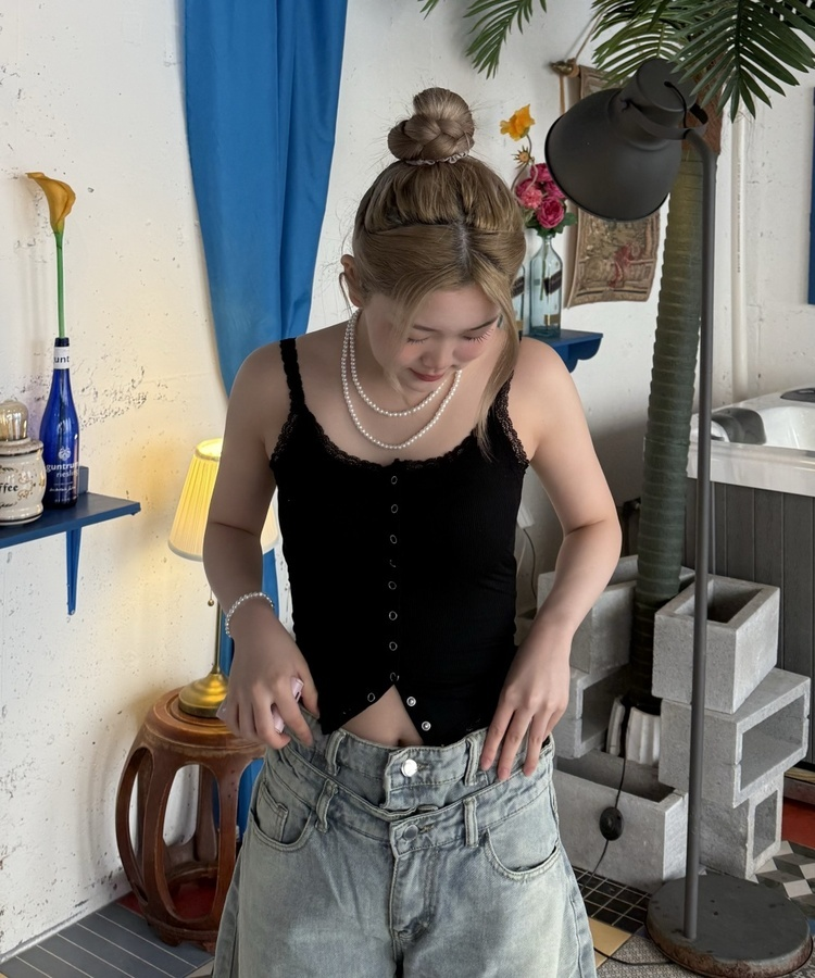 레이스 스냅 버튼 나시 블랙