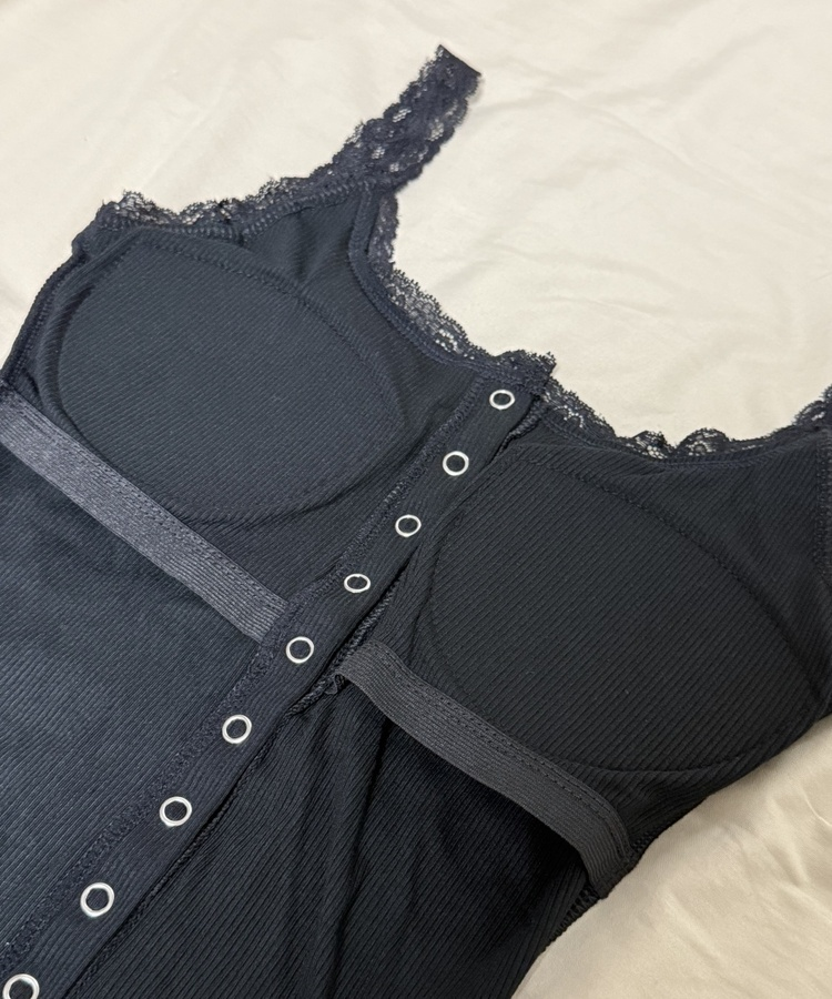 레이스 스냅 버튼 나시 블랙