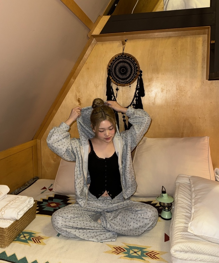 【SET】플라워 패턴 집업 + 스웻 팬츠 그레이