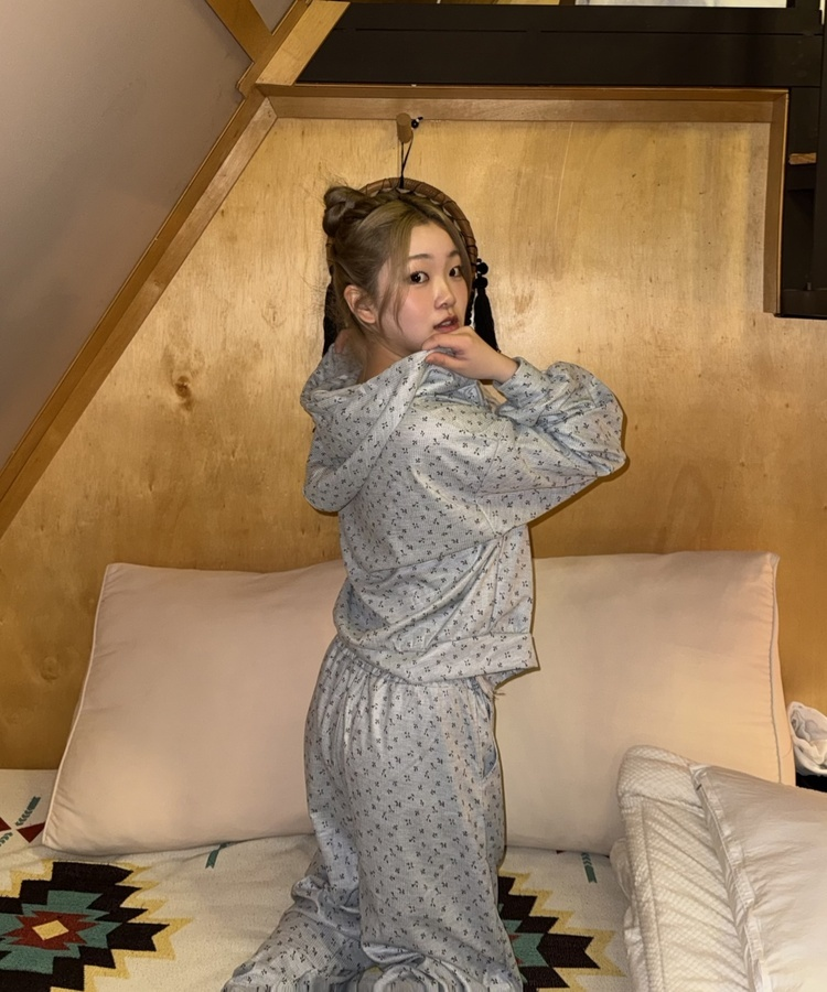 【SET】플라워 패턴 집업 + 스웻 팬츠 그레이