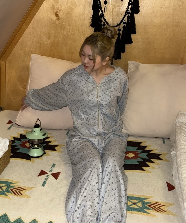 【SET】플라워 패턴 집업 + 스웻 팬츠 그레이