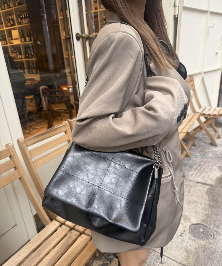 スクエアチェーンクロスバッグ BLACK