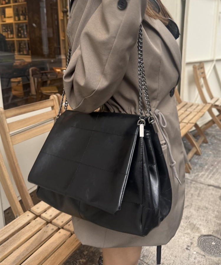 スクエアチェーンクロスバッグ BLACK