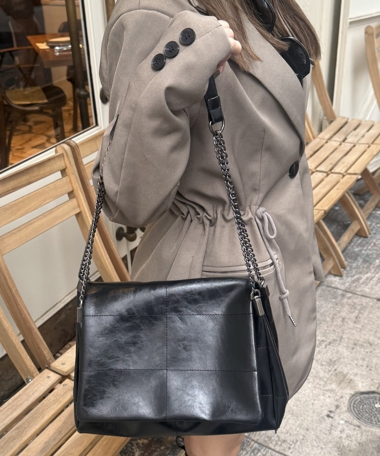 スクエアチェーンクロスバッグ BLACK