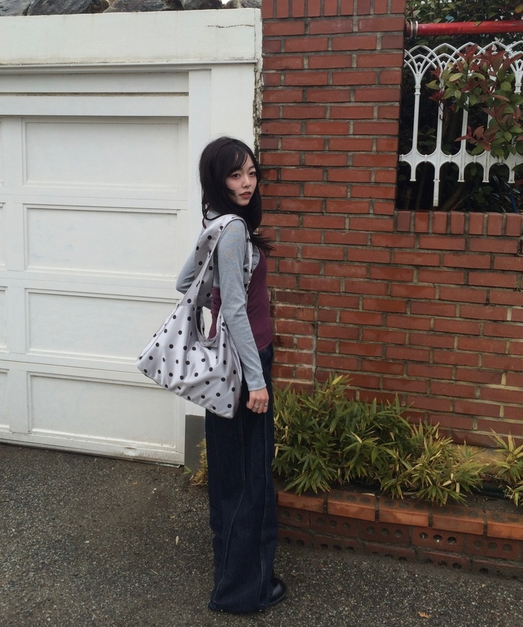 도트 나일론 숄더백 실버