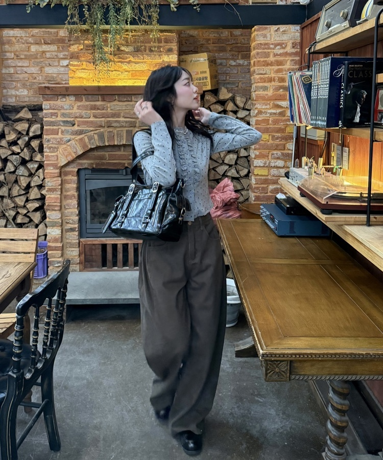 아일렛 숄더백 블랙