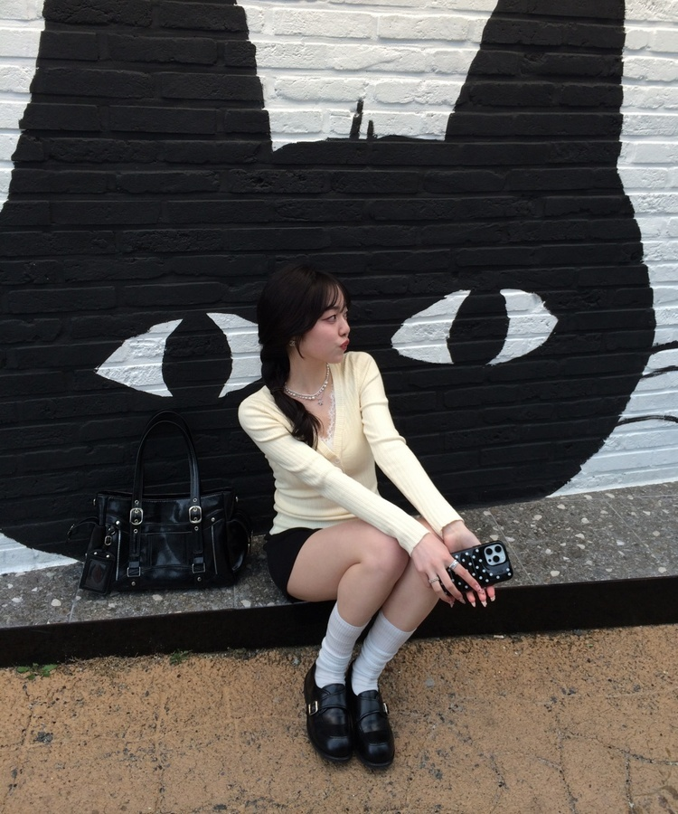 아일렛 숄더백 블랙