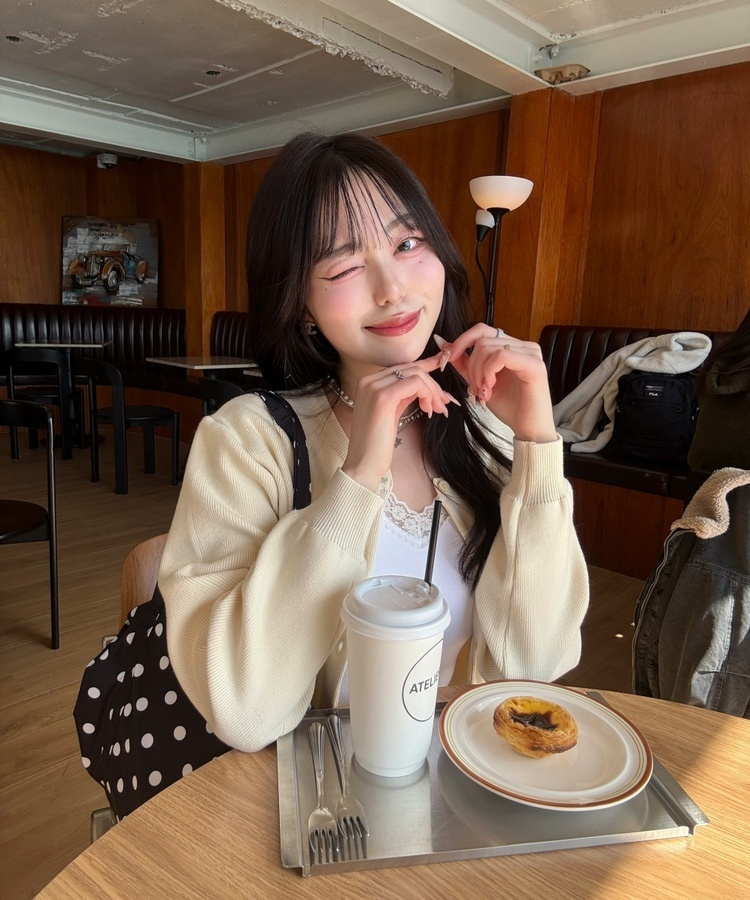 도트 숄더백 블랙