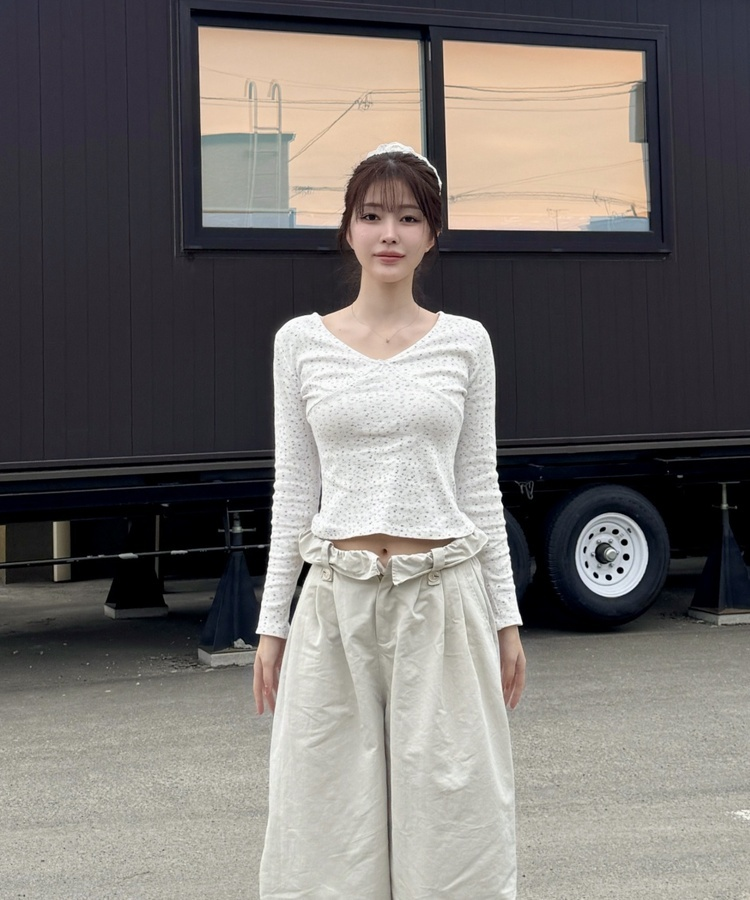 小花柄フェミニントップス IVORY