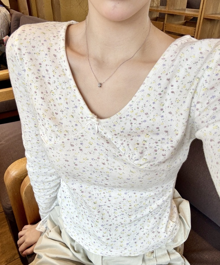 小花柄フェミニントップス IVORY