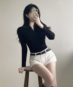 Vネックリブニット BLACK