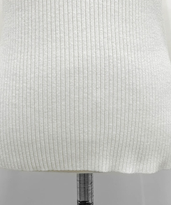 Vネックリブニット