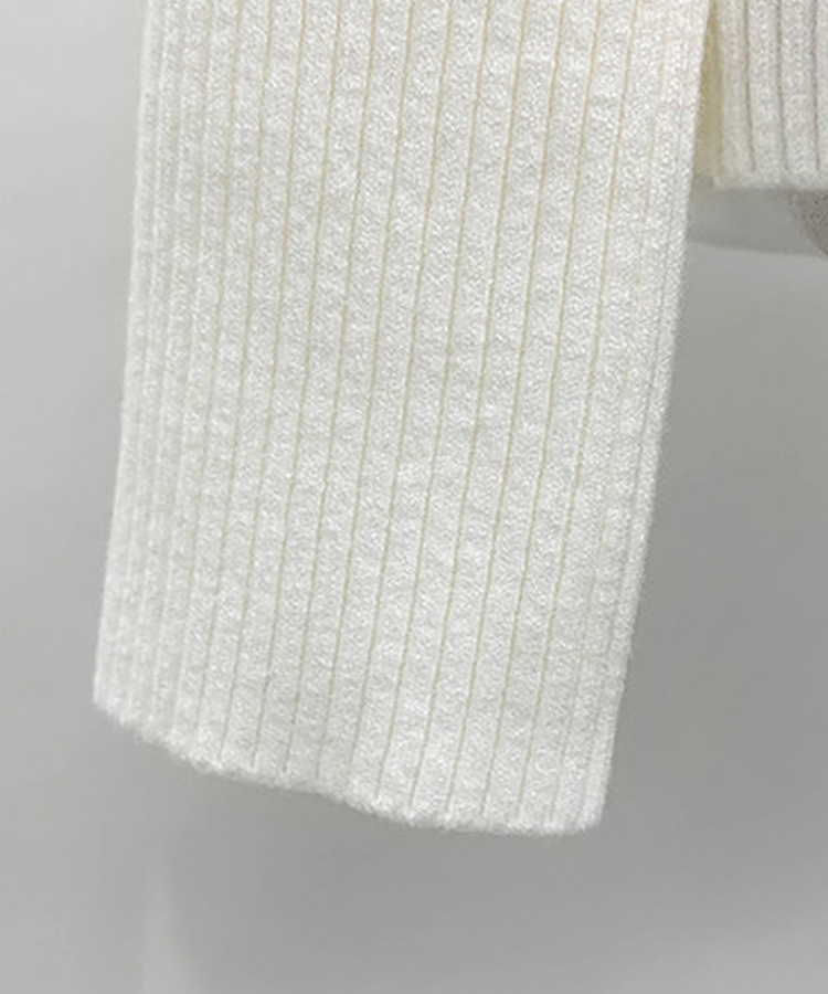 Vネックリブニット