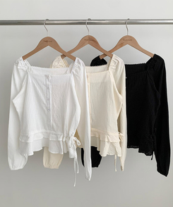 スクエアネックパフフリル長袖ブラウス