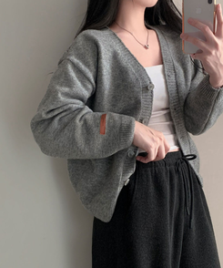 Vネックレザーラベルカーディガン(5color) GREY