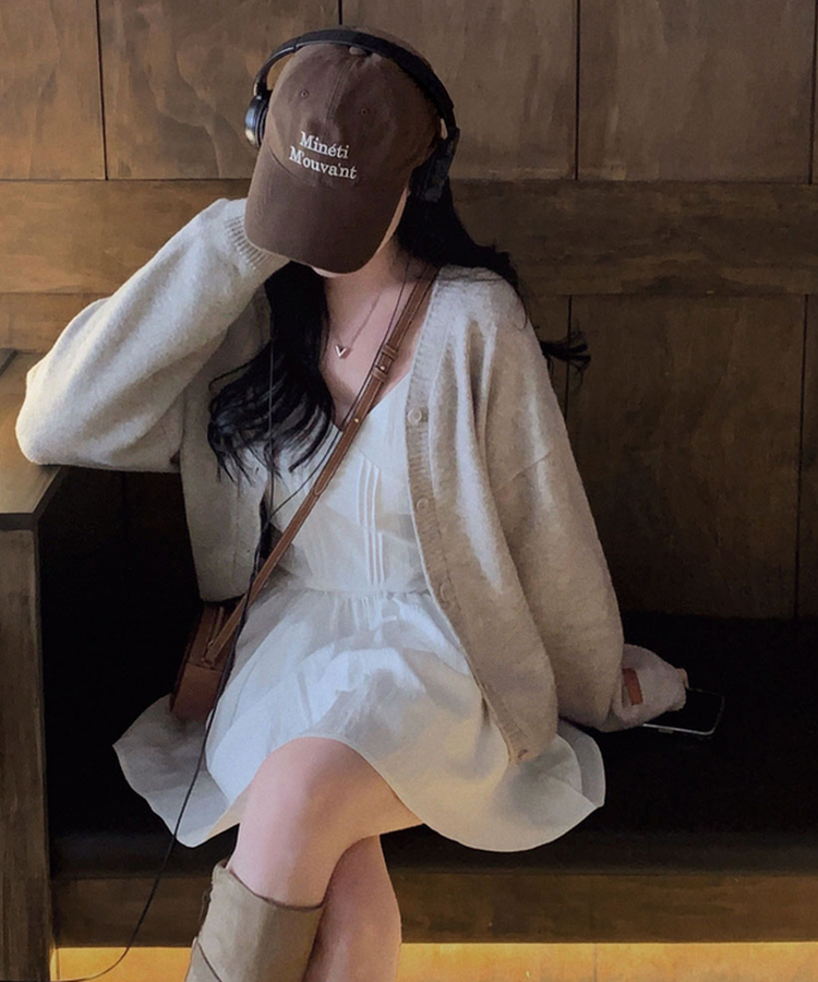 Vネックレザーラベルカーディガン(5color) BEIGE