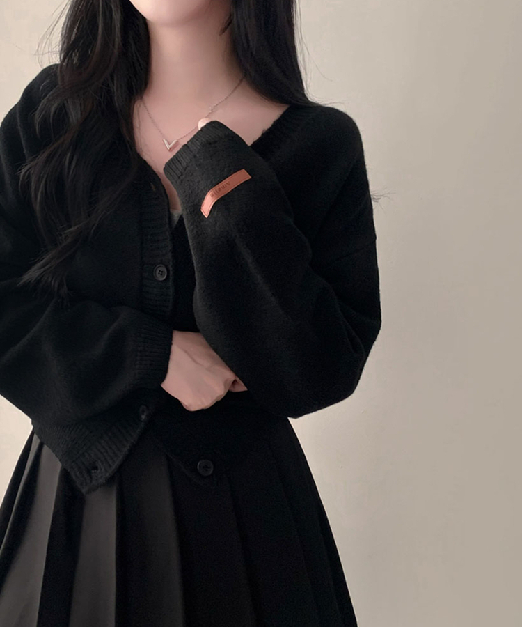 Vネックレザーラベルカーディガン(5color) BLACK