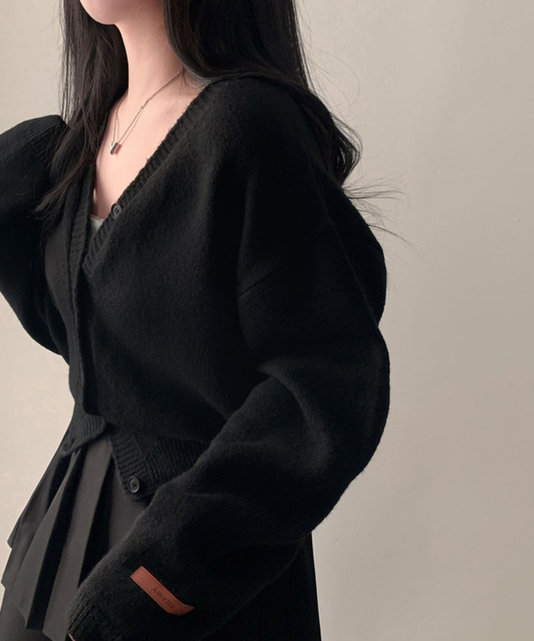 Vネックレザーラベルカーディガン(5color) BLACK