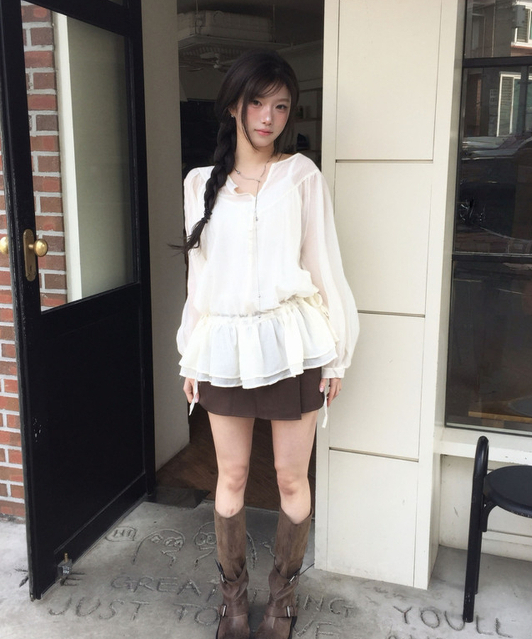 Vネックフリルシャーリングブラウス IVORY